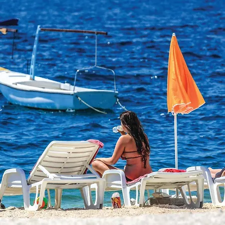 Appartement Two-bedroom In Okrug Gornji