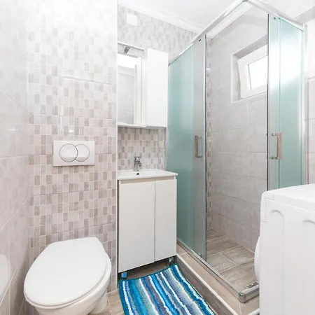 Two-bedroom In Okrug Gornji * 트로기르