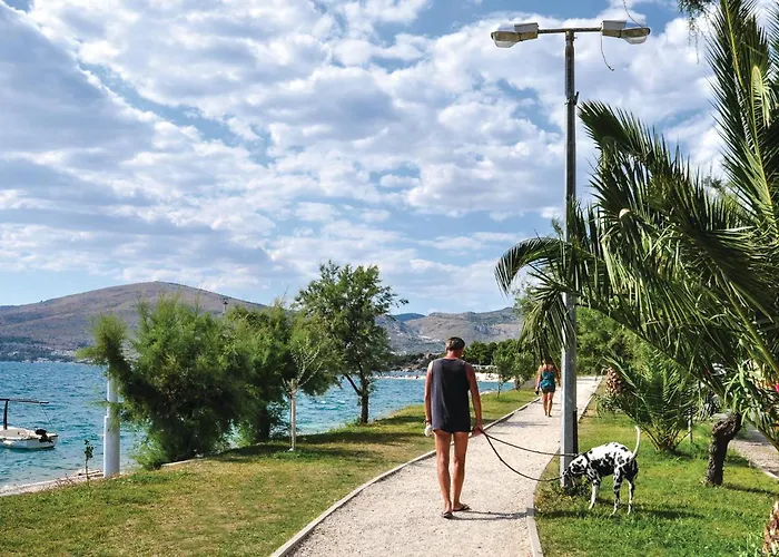 Two-bedroom In Okrug Gornji * Trogir